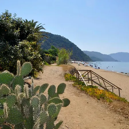 Two-bedroom With Sea View In Glyfáda