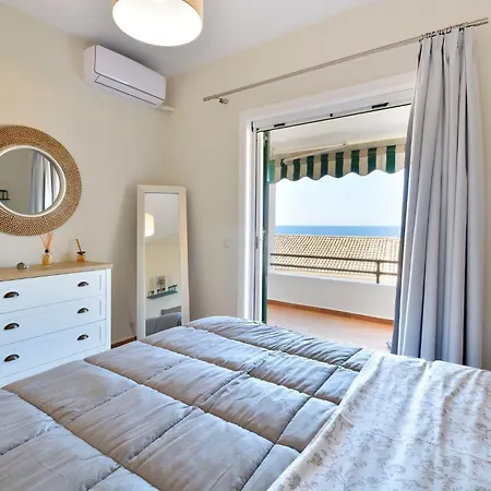 Casa de Férias Two-bedroom With Sea View In *
